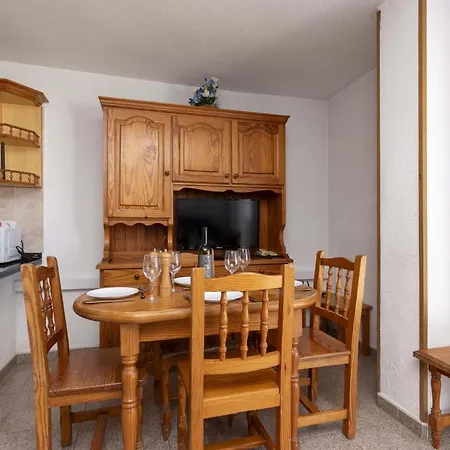 Floritas 28 - Two Bed Playa de las Americas (Tenerife)