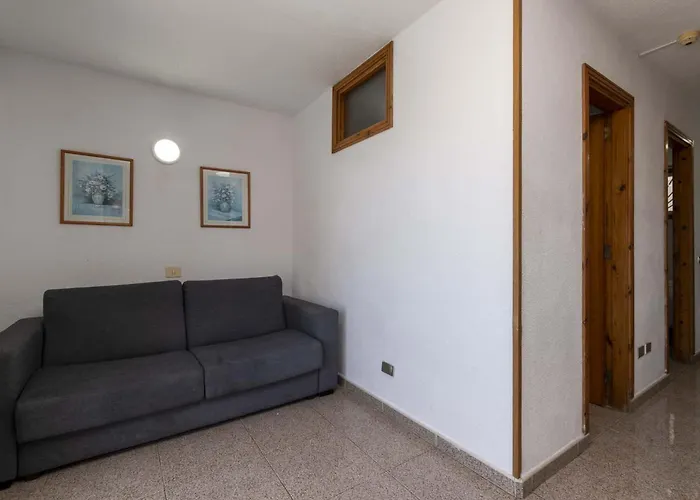 Floritas 28 - Two Bed * Playa de las Americas (Tenerife)